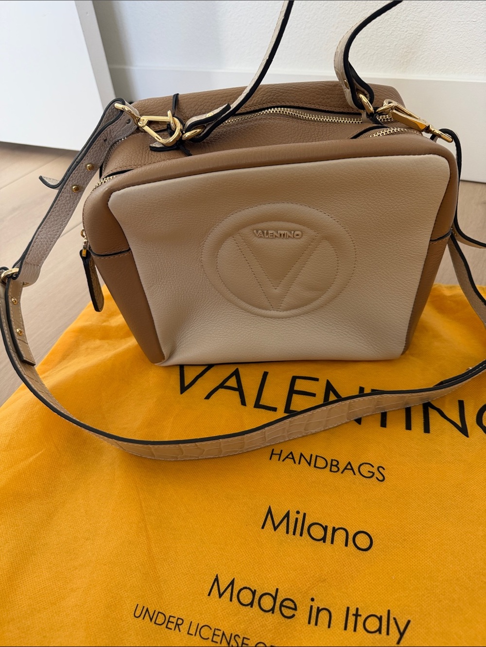 Valentino Cream and Brown Leather Crossbody with Embossed V Logo - Picture 5 of 16